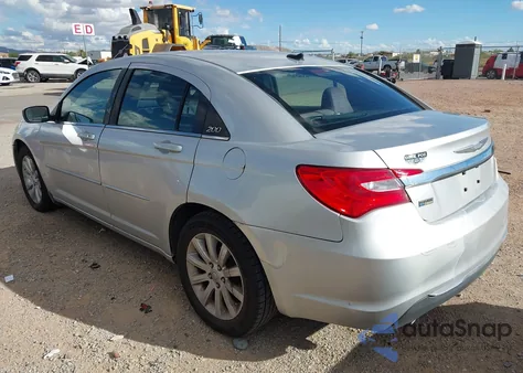 2012 Chrysler 200 Touring z USA, uszkodzony, nr VIN 1C3CCBBGXCN321632